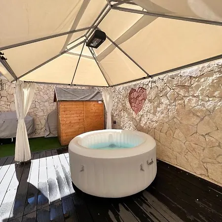 Lady Luxury アパート バーリ