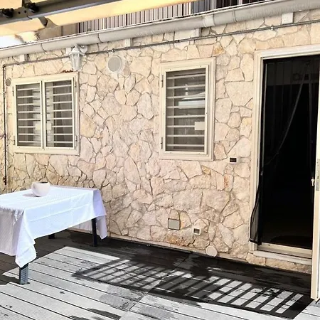Lady Luxury Apartment